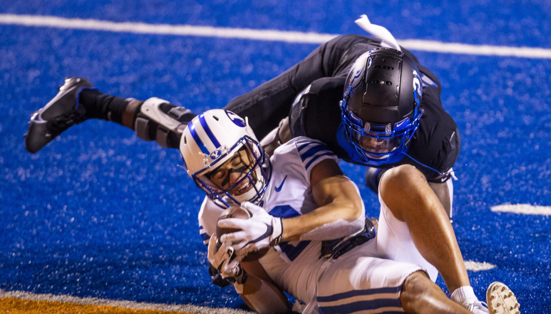 BYU, Cincinnati thrill fans by staying undefeated